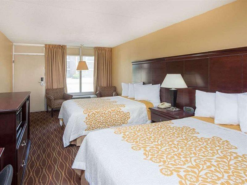 Days Inn By Wyndham Paducah Kültér fotó